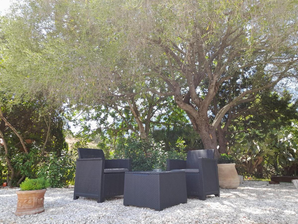 Agriturismo Palas De Serra Country Resort Onifai 外观 照片