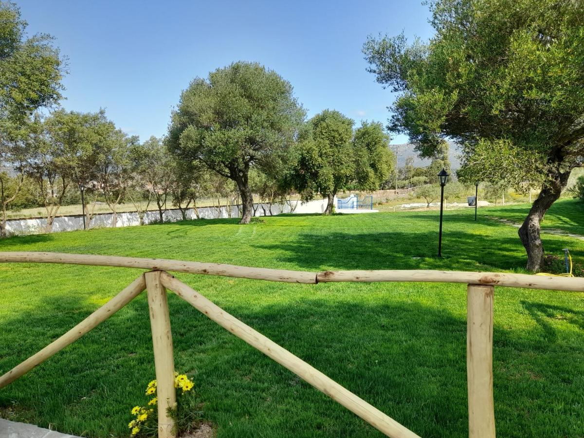 Agriturismo Palas De Serra Country Resort Onifai 外观 照片