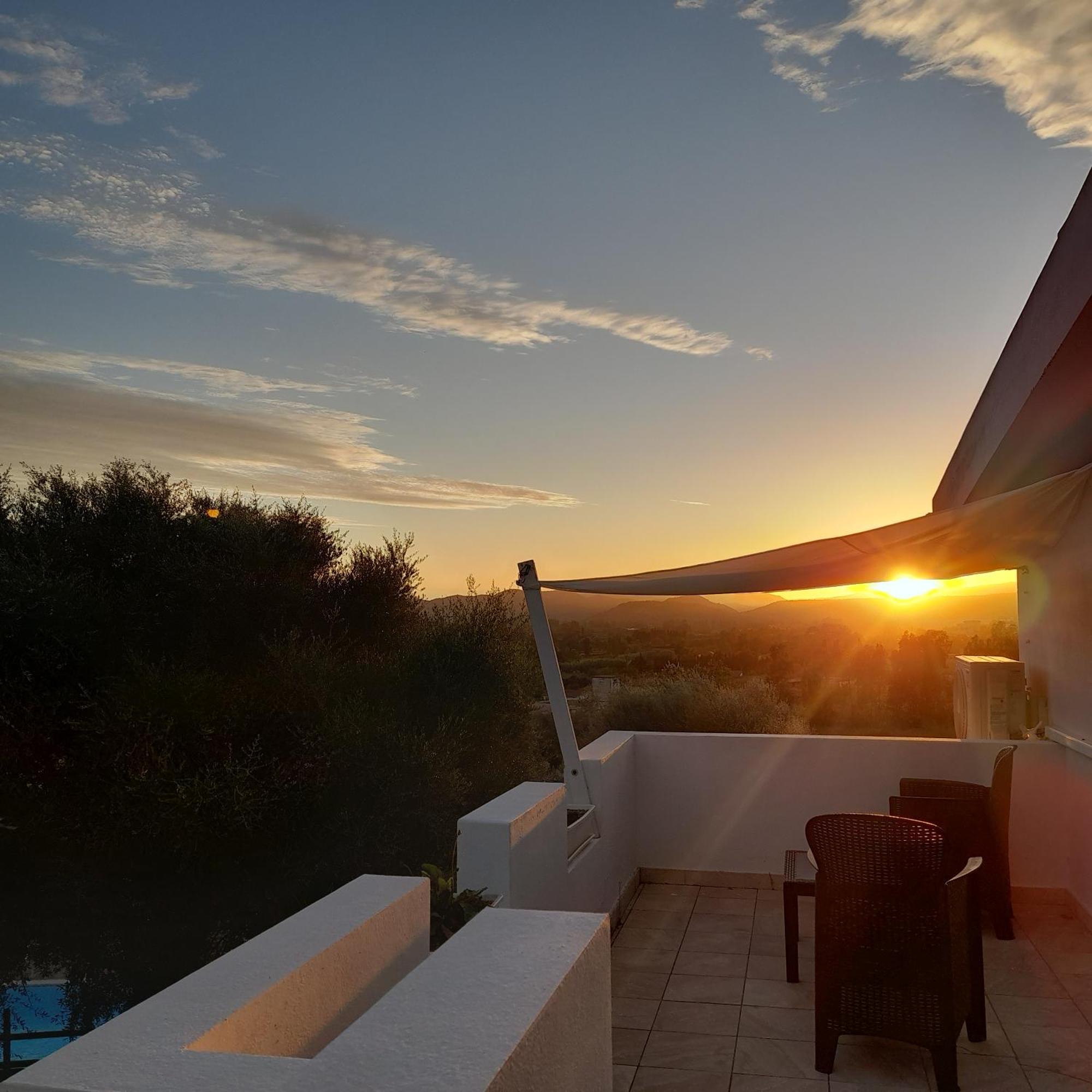 Agriturismo Palas De Serra Country Resort Onifai 外观 照片