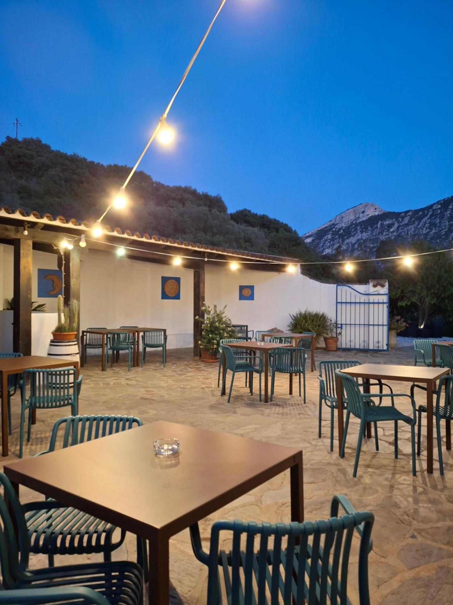Agriturismo Palas De Serra Country Resort Onifai 外观 照片
